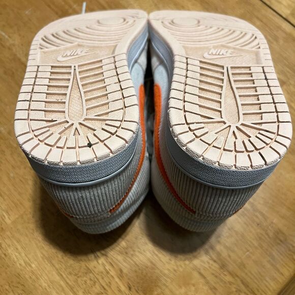 Women's Jordan 1 Mid SE "Corduroy" Sail/Orange-Orange Quartz - Picture 12 of 13